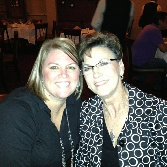 Meet your Posher, Lisa - Picture 1 of 1